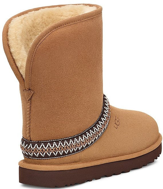 UGG｜BOOTS (CLASSIC SHORT CRESCENT - CHESTNUT (1161770)) Women's Classic Short Crescent Boot